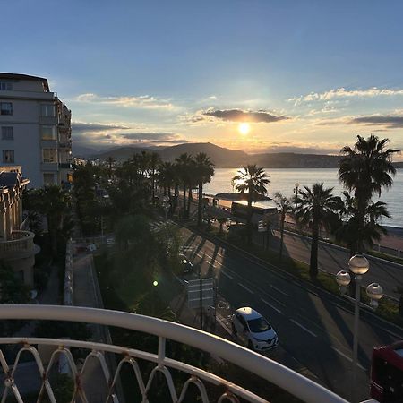 Beach Front, Superbe Appartement Pour 4 Personnes Niza Exterior foto