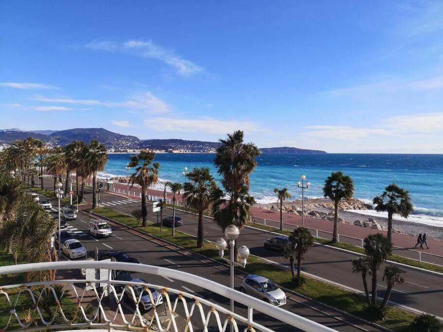 Beach Front, Superbe Appartement Pour 4 Personnes Niza Exterior foto