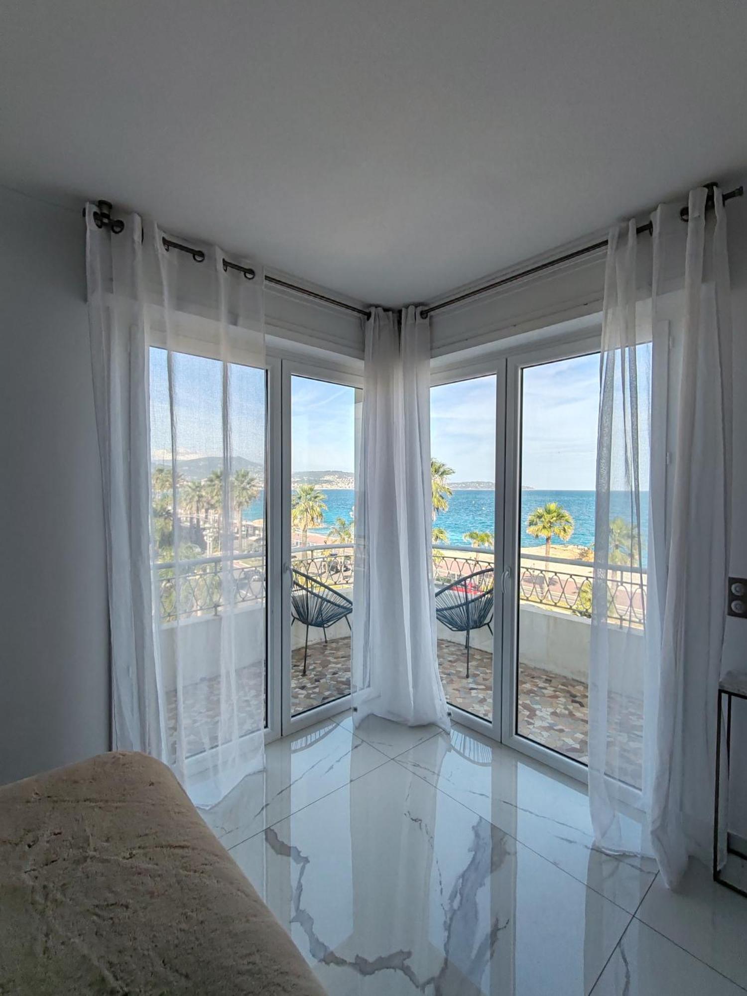 Beach Front, Superbe Appartement Pour 4 Personnes Niza Exterior foto
