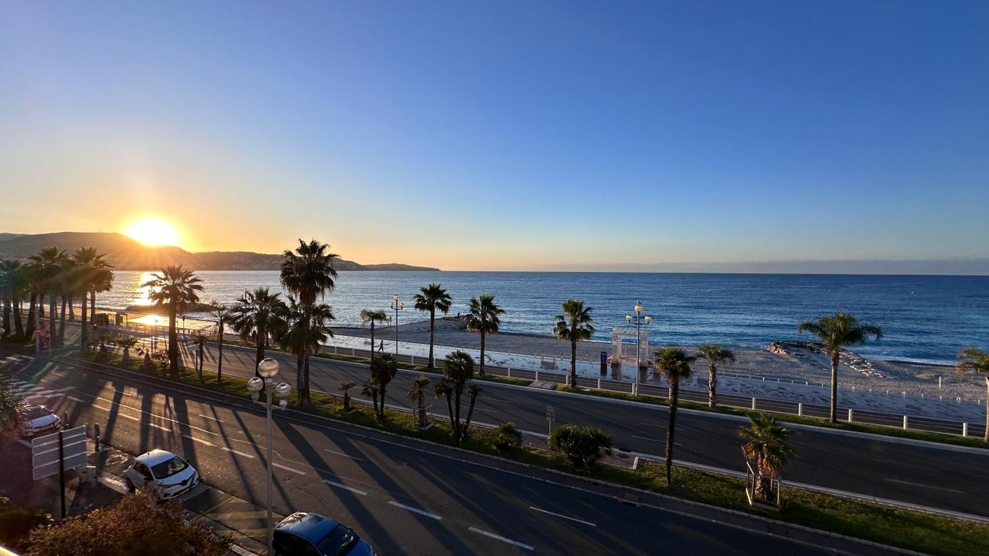 Beach Front, Superbe Appartement Pour 4 Personnes Niza Exterior foto